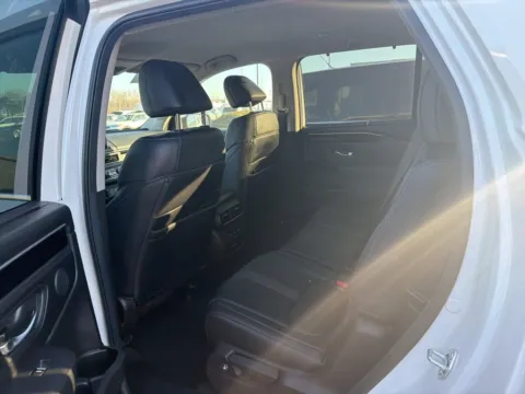 More photos of 2025 Honda Pilot EX-L at Jay Wolfe Acura, MO