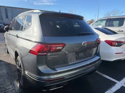 More photos of 2021 Volkswagen Tiguan SEL Premium R-Line at Jay Wolfe Acura, MO