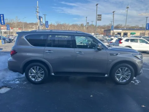More photos of 2019 INFINITI QX80 LUXE at Jay Wolfe Acura, MO