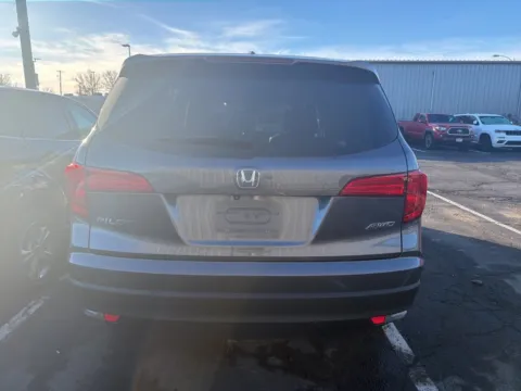More photos of 2016 Honda Pilot EX-L at Jay Wolfe Acura, MO