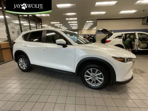 White 2023 Mazda CX-5 2.5 S Select Package for sale in Kansas City, MO