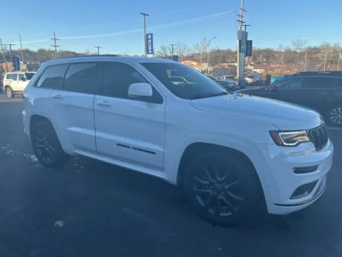 Another view of 2018 Jeep Grand Cherokee High Altitude for sale in Kansas City, MO at Jay Wolfe Acura