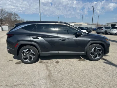 More photos of 2022 Hyundai Tucson Limited at Jay Wolfe Acura, MO