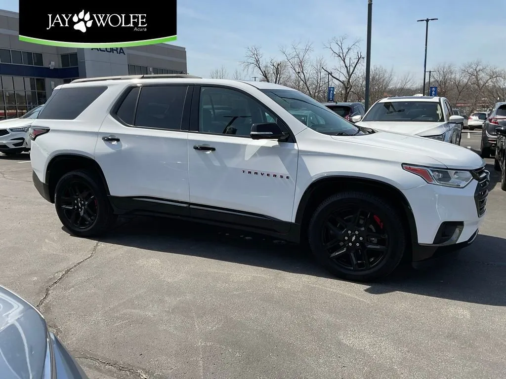 White 2020 Chevrolet Traverse Premier for sale in Kansas City, MO