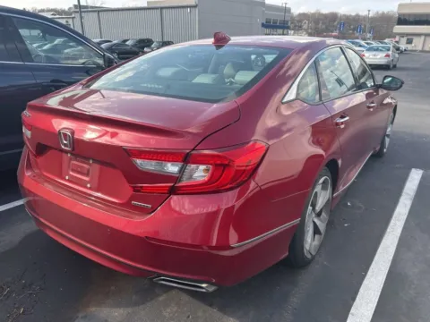 More photos of 2018 Honda Accord Sedan Touring 1.5T at Jay Wolfe Acura, MO