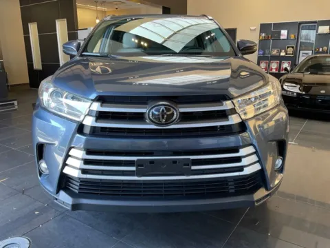 Photos of 2019 Toyota Highlander XLE for sale in Kansas City, MO at Jay Wolfe Acura