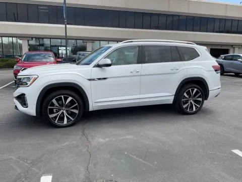 Another view of 2024 Volkswagen Atlas 2.0T SEL Premium R-Line for sale in Kansas City, MO at Jay Wolfe Acura