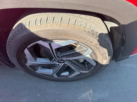 More photos of 2023 Hyundai Tucson SEL at Jay Wolfe Acura, MO