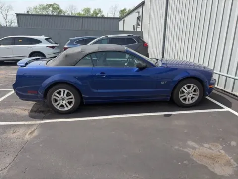 More photos of 2005 Ford Mustang GT Premium at Jay Wolfe Acura, MO