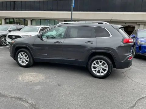 More photos of 2015 Jeep Cherokee Latitude at Jay Wolfe Acura, MO