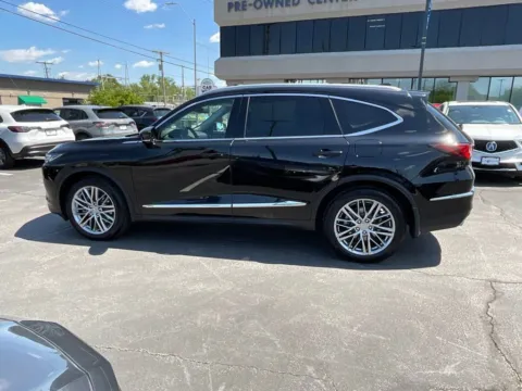 More photos of 2023 Acura MDX w/Advance Package at Jay Wolfe Acura, MO