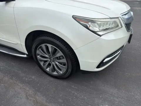 More photos of 2014 Acura MDX Tech/Entertainment Pkg at Jay Wolfe Acura, MO