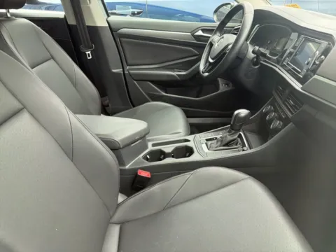 More photos of 2020 Volkswagen Jetta 1.4T SE at Jay Wolfe Acura, MO