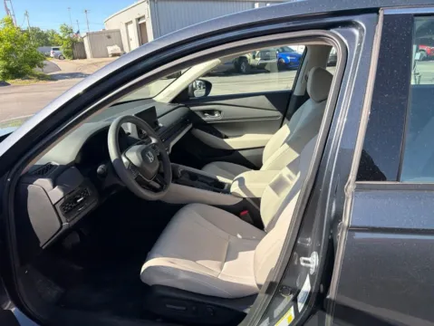 More photos of 2024 Honda Accord Sedan EX at Jay Wolfe Acura, MO