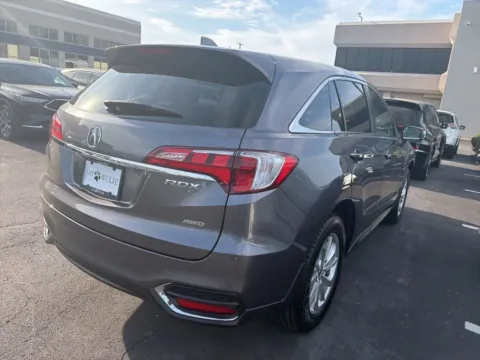More photos of 2018 Acura RDX Technology Package at Jay Wolfe Acura, MO