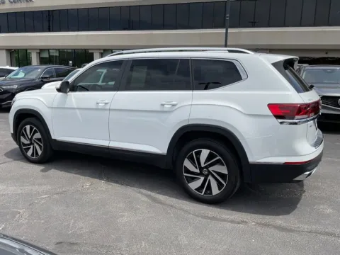 More photos of 2024 Volkswagen Atlas 2.0T SEL at Jay Wolfe Acura, MO