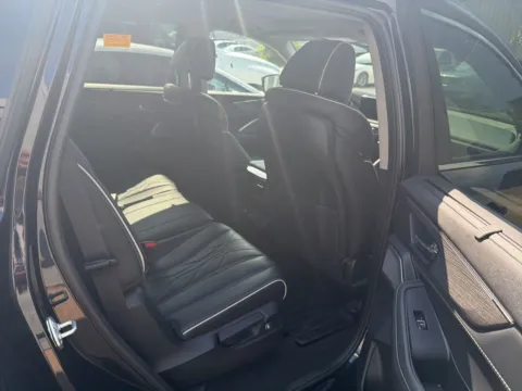 More photos of 2026 Acura MDX w/Advance Package at Jay Wolfe Acura, MO