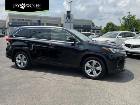Black 2017 Toyota Highlander Limited for sale in Kansas City, MO