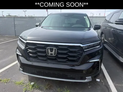 Photos of 2023 Honda Pilot EX-L 8 Passenger for sale in Kansas City, MO at Jay Wolfe Acura