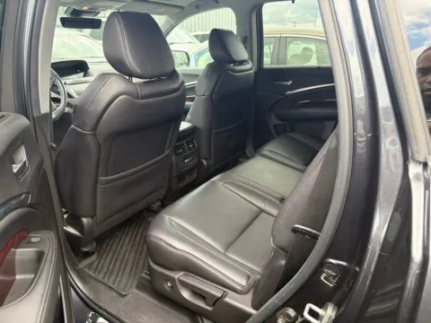 More photos of 2016 Acura MDX 3.5L at Jay Wolfe Acura, MO