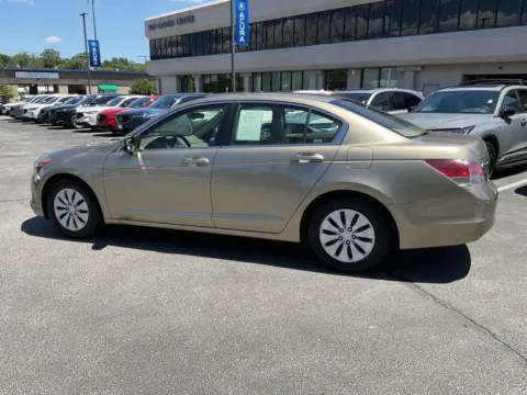 More photos of 2008 Honda Accord Sdn LX at Jay Wolfe Acura, MO