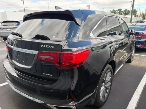 More photos of 2017 Acura MDX w/Technology Pkg at Jay Wolfe Acura, MO