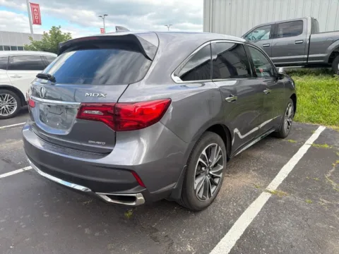 More photos of 2020 Acura MDX w/Technology Pkg at Jay Wolfe Acura, MO