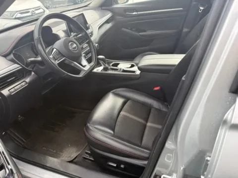 More photos of 2024 Nissan Altima 2.5 SR at Jay Wolfe Acura, MO