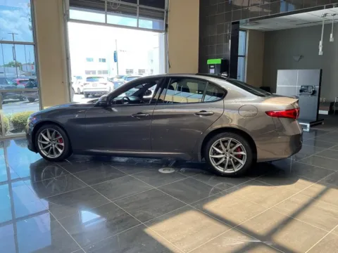 More photos of 2022 Alfa Romeo Giulia Ti at Jay Wolfe Acura, MO