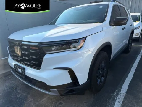 Gray 2025 Honda Pilot TrailSport for sale in Kansas City, MO