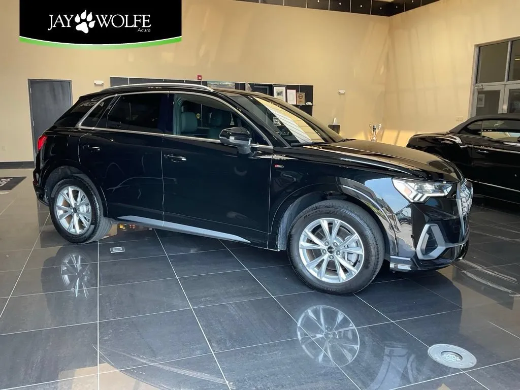 Black 2023 Audi Q3 S line Premium Plus for sale in Kansas City, MO