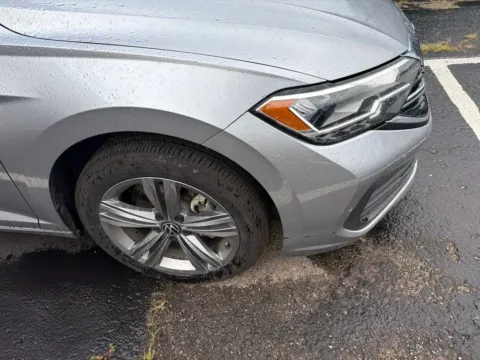 More photos of 2024 Volkswagen Jetta SE at Jay Wolfe Acura, MO