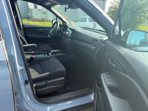 More photos of 2022 Honda Pilot Sport at Jay Wolfe Acura, MO
