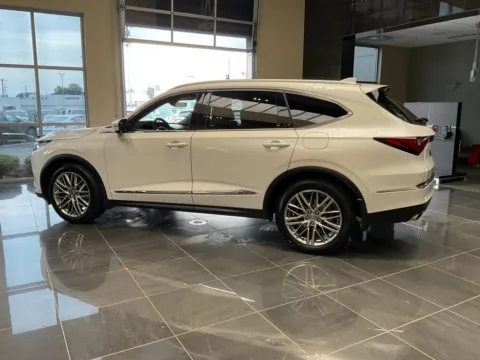 More photos of 2024 Acura MDX w/Advance Package at Jay Wolfe Acura, MO