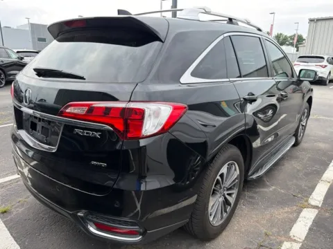 More photos of 2018 Acura RDX w/Advance Pkg at Jay Wolfe Acura, MO