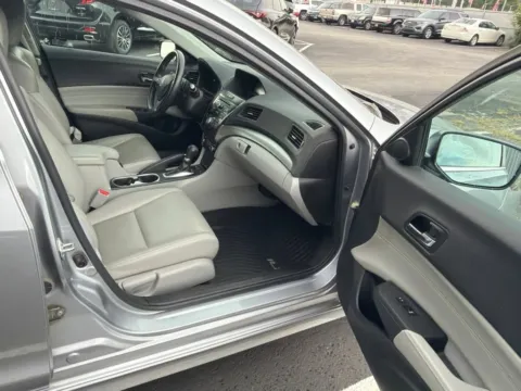 More photos of 2018 Acura ILX Special Edition at Jay Wolfe Acura, MO