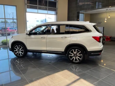 More photos of 2021 Honda Pilot Elite at Jay Wolfe Acura, MO