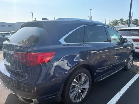 More photos of 2017 Acura MDX w/Technology Pkg at Jay Wolfe Acura, MO