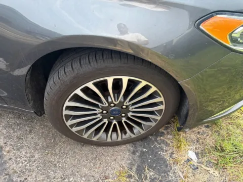 More photos of 2017 Ford Fusion Energi SE at Jay Wolfe Acura, MO
