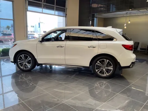 More photos of 2020 Acura MDX w/Technology Pkg at Jay Wolfe Acura, MO