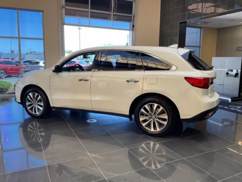 More photos of 2016 Acura MDX 3.5L at Jay Wolfe Acura, MO