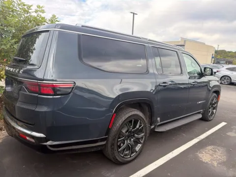 More photos of 2024 Jeep Wagoneer L at Jay Wolfe Acura, MO