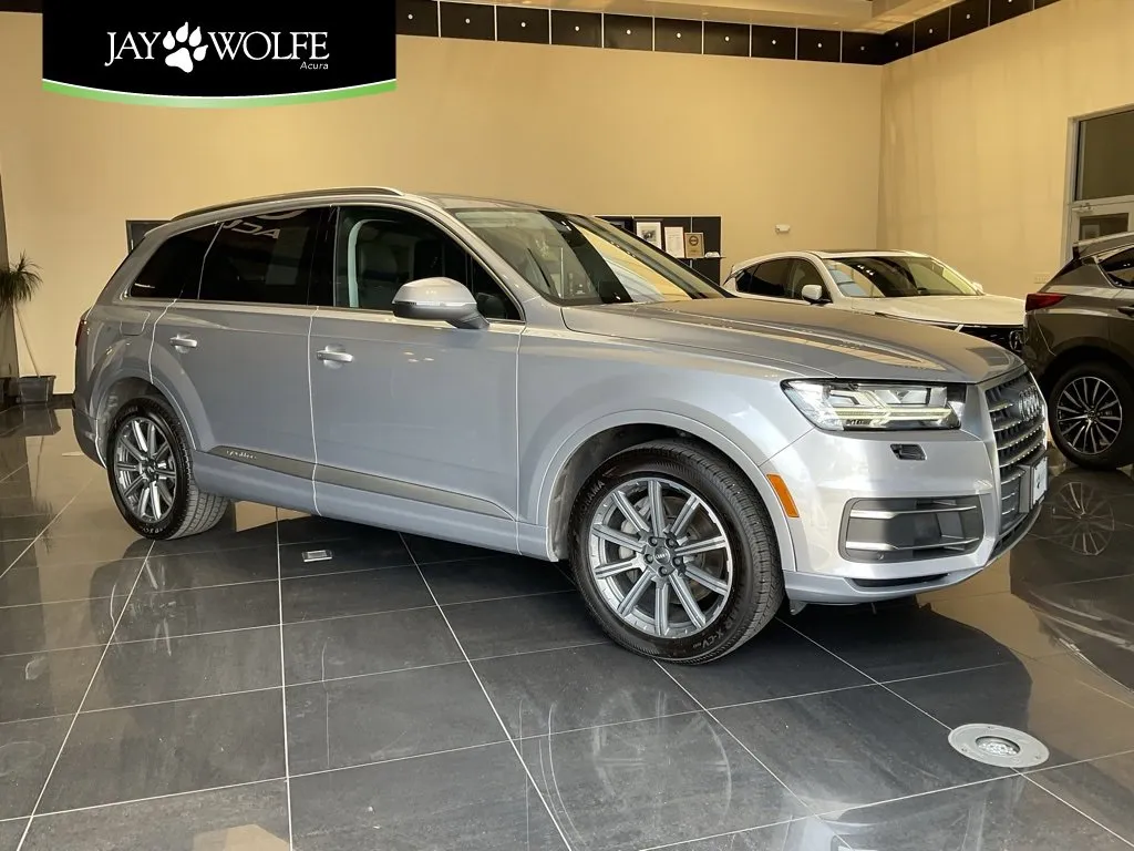 Silver 2018 Audi Q7 Premium Plus for sale in Kansas City, MO