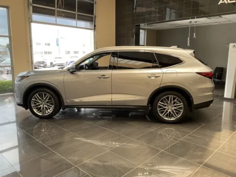 More photos of 2022 Acura MDX w/Advance Package at Jay Wolfe Acura, MO