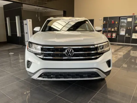 Photos of 2021 Volkswagen Atlas Cross Sport 2.0T SE w/Technology for sale in Kansas City, MO at Jay Wolfe Acura