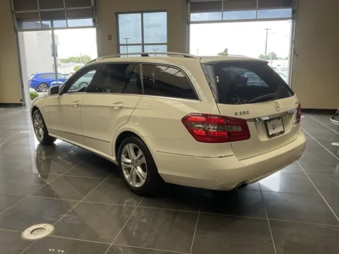 More photos of 2011 Mercedes-Benz E-Class E 350 at Jay Wolfe Acura, MO