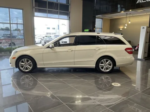More photos of 2011 Mercedes-Benz E-Class E 350 at Jay Wolfe Acura, MO