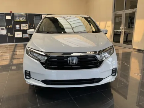Photos of 2022 Honda Odyssey EX-L for sale in Kansas City, MO at Jay Wolfe Acura