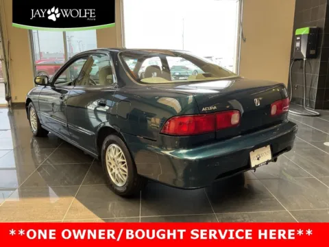 More photos of 1998 Acura Integra LS at Jay Wolfe Acura, MO