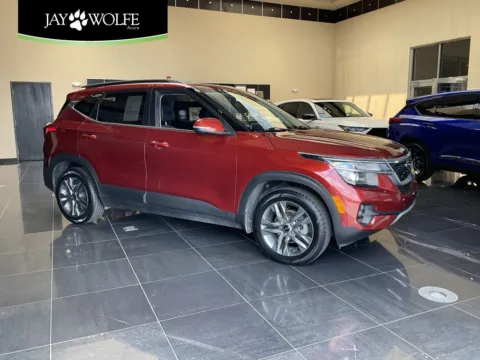 Orange 2023 Kia Seltos S for sale in Kansas City, MO